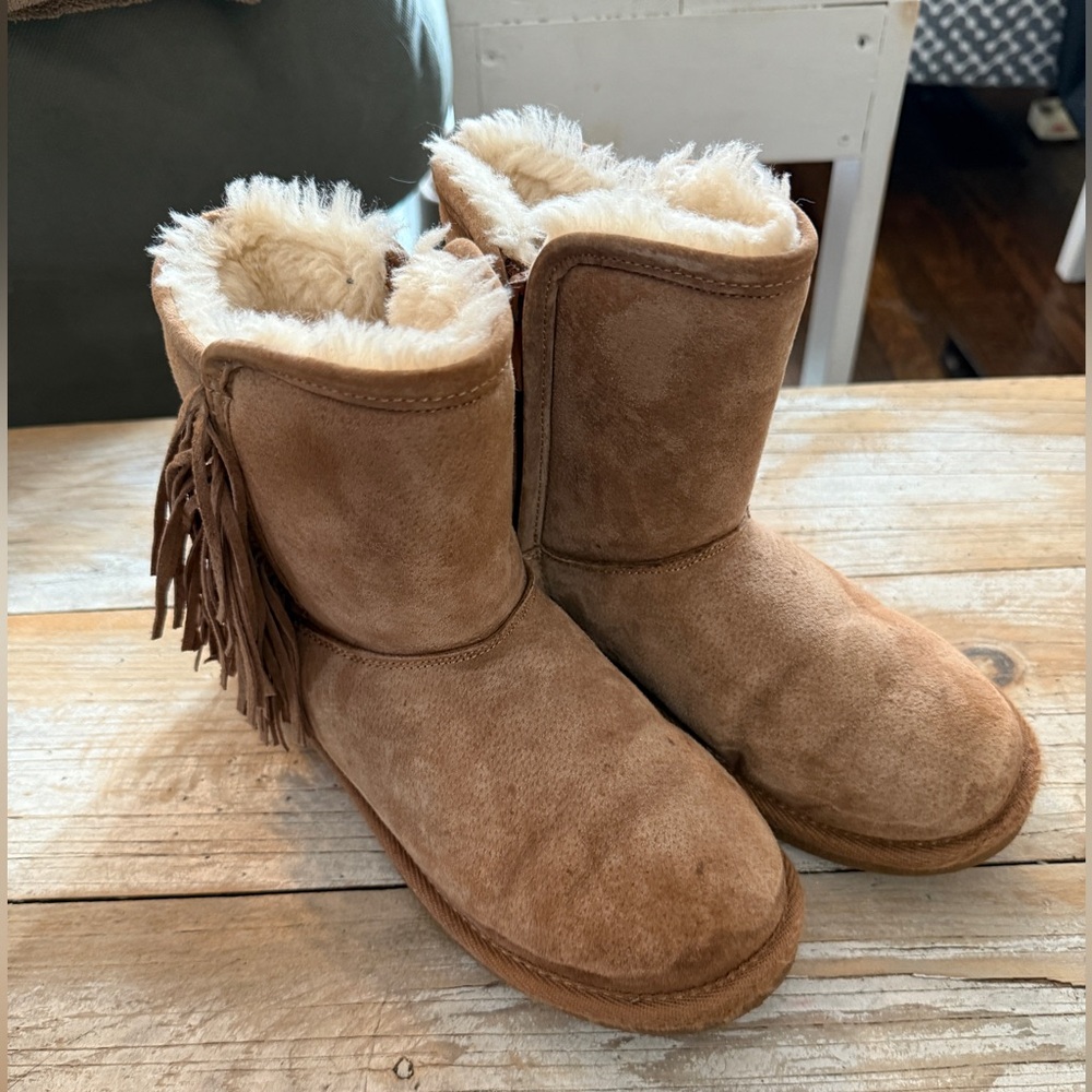 Lamo Youth Tan Suede Boots